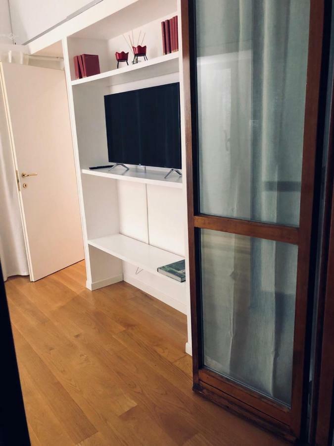 Florence Liberta Apartment With Balcony Εξωτερικό φωτογραφία